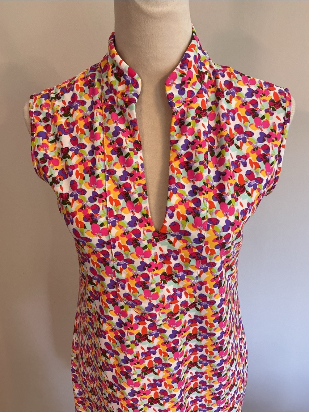 Jude Connally Lisa Keyhole Shift Dress - Picture 3 of 10